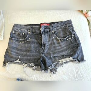 Womens Lucky Brand Grey Black Jean shorts with studs outlinig pockets. Size 6/28